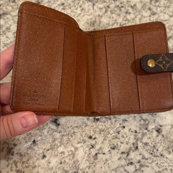 Louis Vuitton wallet - Picture 7 of 13